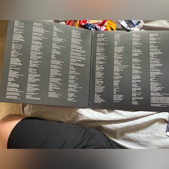 Billie eilish album #1 when we all fall asleep when do we go. - Picture 3 of 4